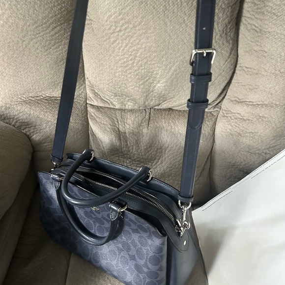 Coach purse - Picture 3 of 4